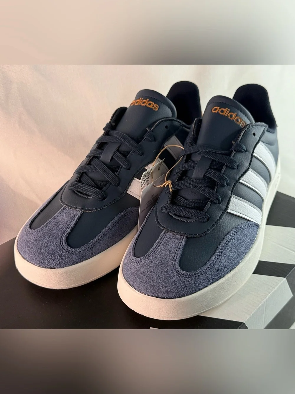 Adidas Men’s 8.5 W10 Navy & White Court-Style Sneakers New
